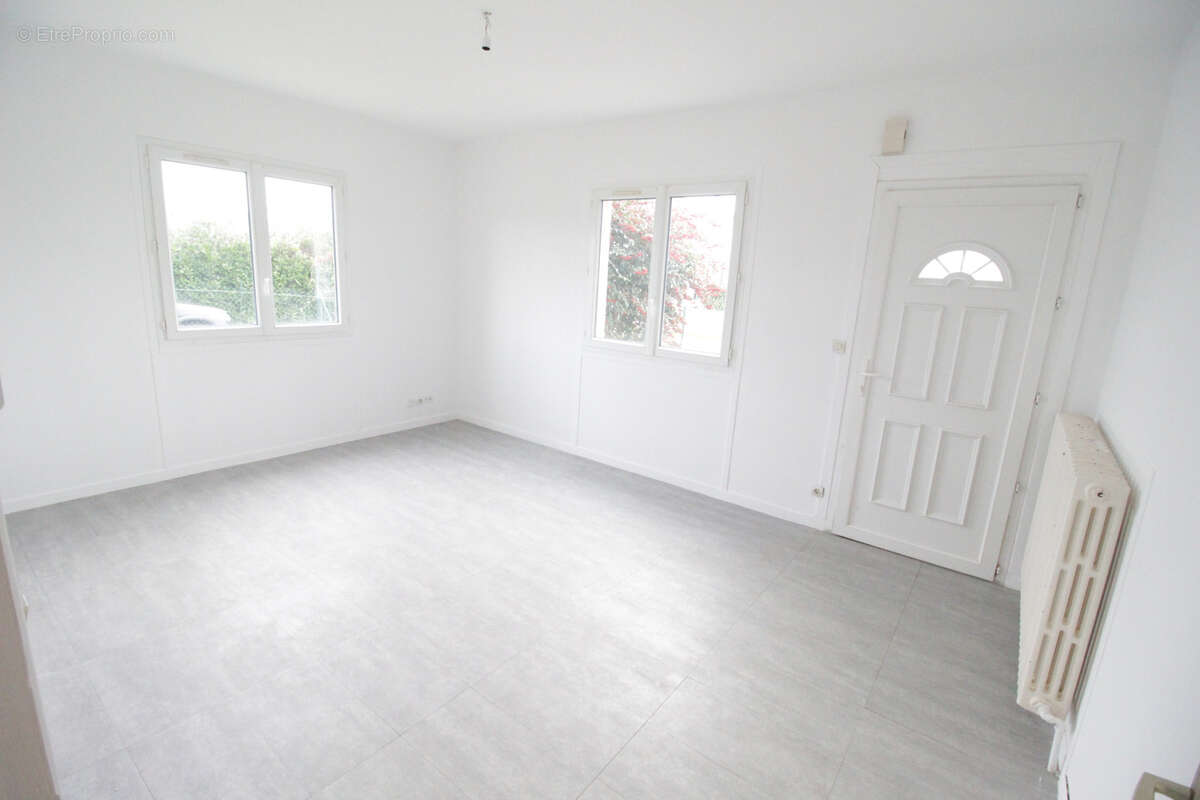 Appartement à MONNAIE
