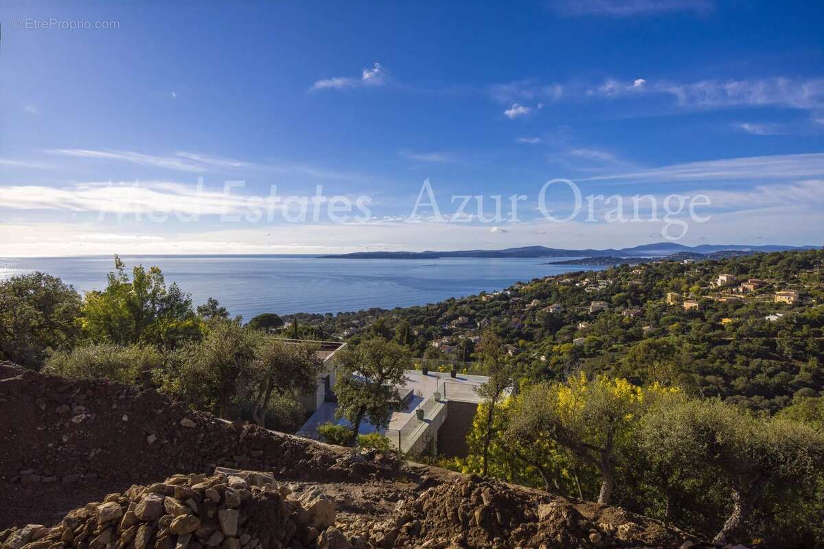 Maison à LES ISSAMBRES