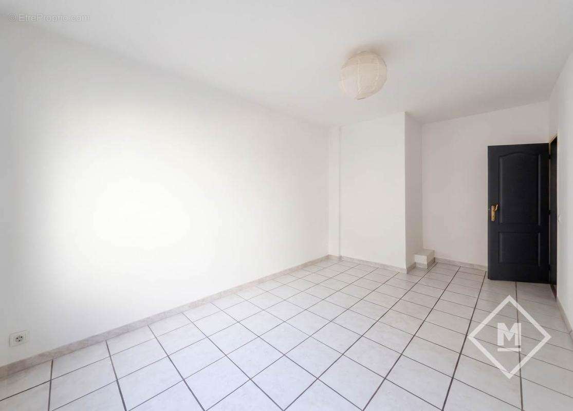 Appartement à MARSEILLE-5E