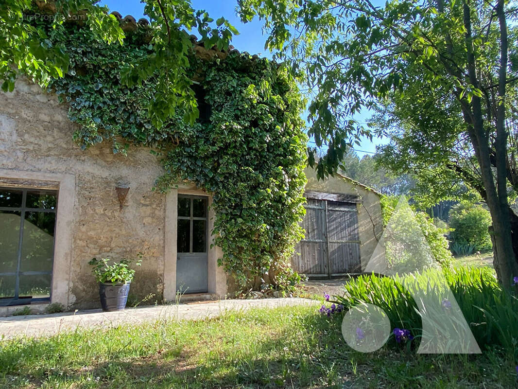 Maison à ENTRECASTEAUX