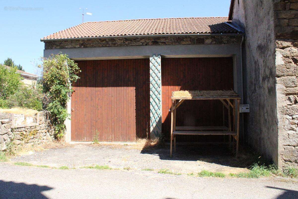 Maison avec local commercial et double garage de 66 m² - photo 10