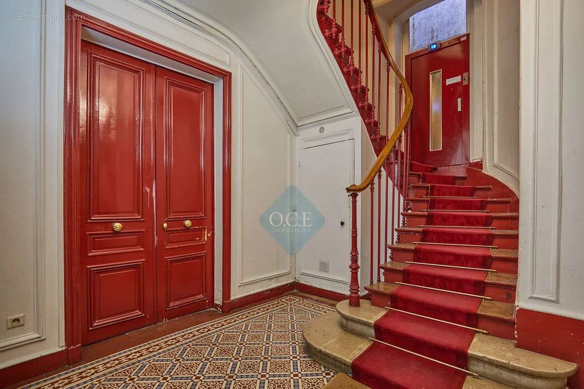Charmant studio au dernier étage avec ascenseur - photo 10