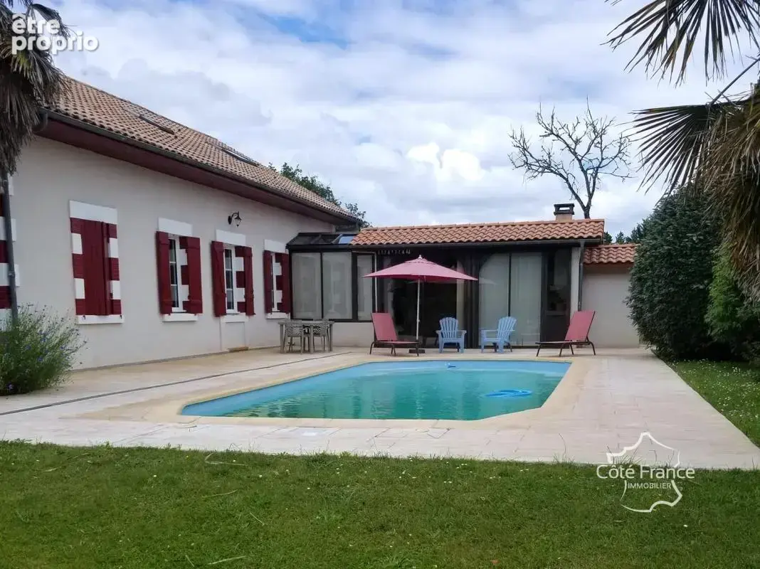 Propriété de 240 m2 avec deux habitations, dépendance, pisci - photo 5