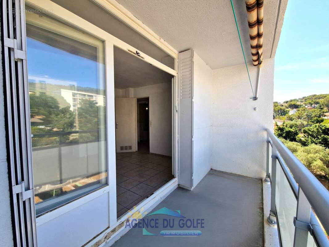 Type 2 avec beau balcon et cave - photo 4