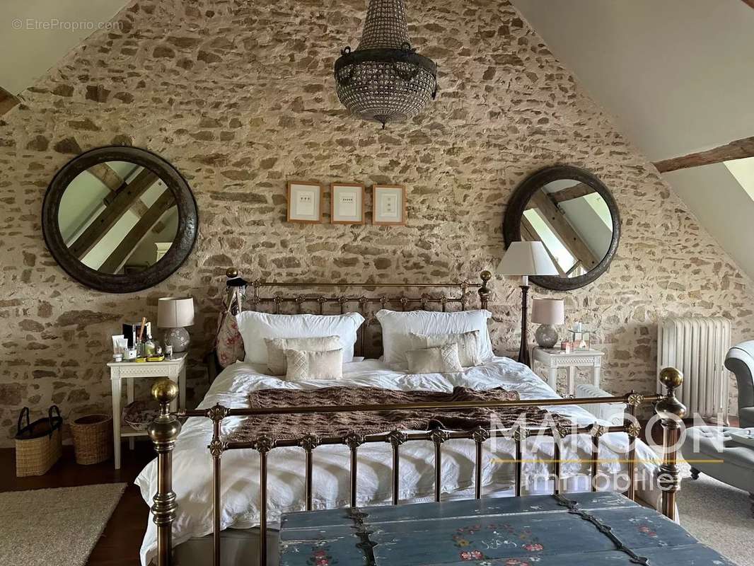 Maison à DUN-LE-PALESTEL