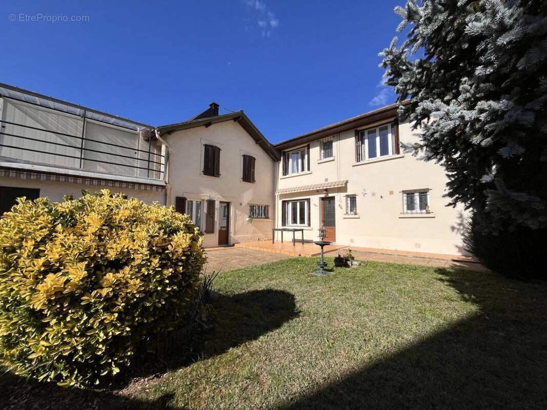 Maison à JUILLAN