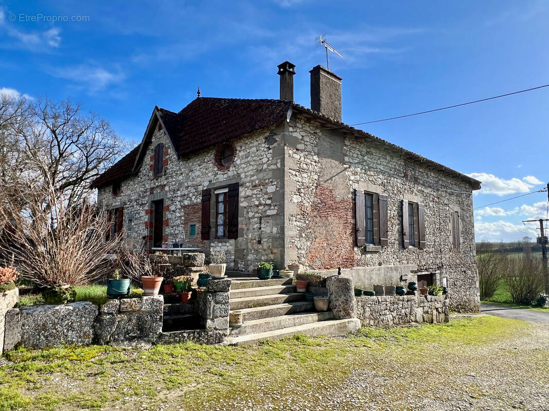 Maison à MONSEGUR