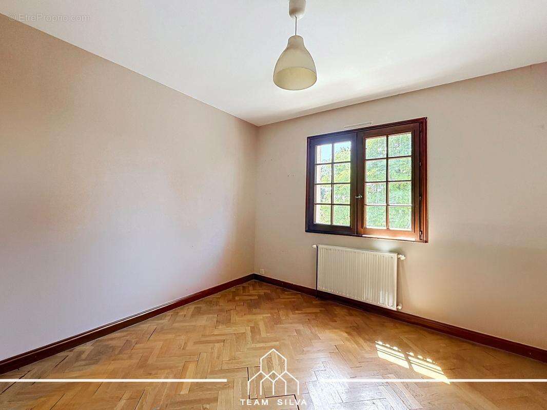 Maison 220 m² à Ternay  - photo 10
