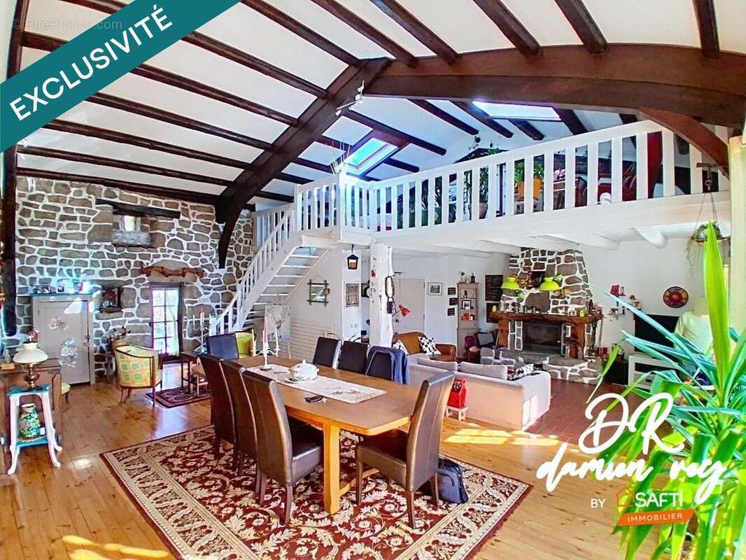 Maison 319 m² à Saint-Romain-Lachalm  - photo 9