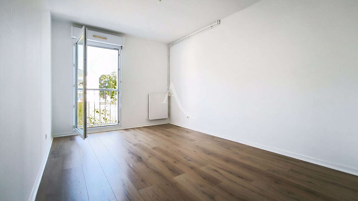 Appartement  traversant Saint Barthelemy d'Anjou 5 pièce(s) 90 m2 - photo 7