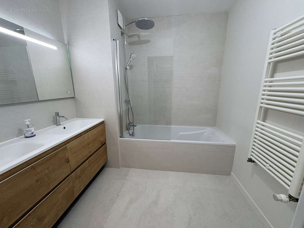 Appartement à LYON-8E