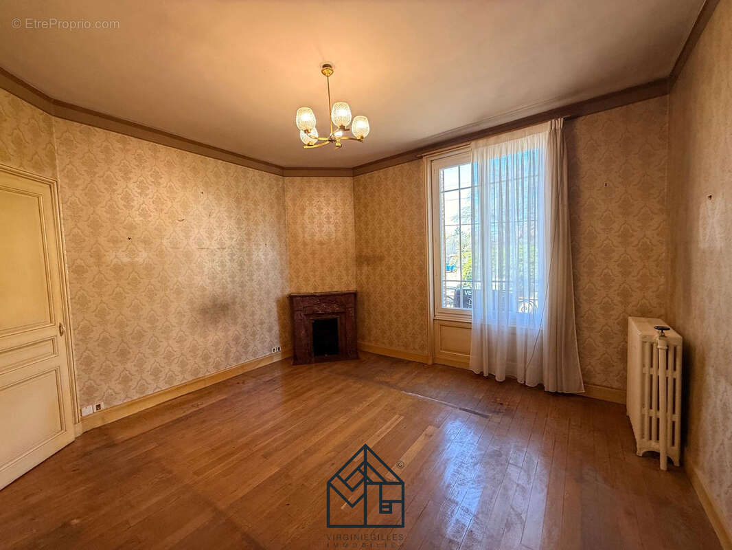 Riorges - rue marechal foch - maison des annees 30 a renover - photo 12