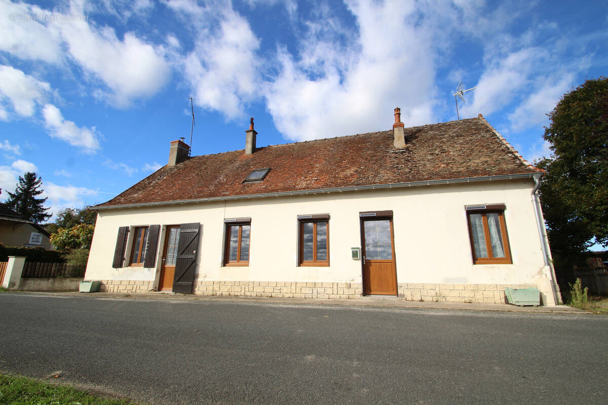 Maison à AVRILLY