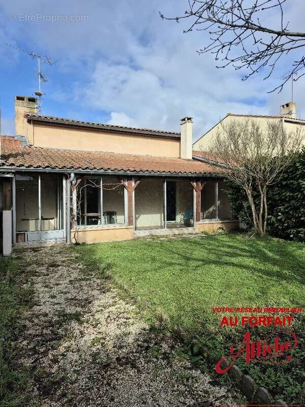 Maison à CASTELGINEST