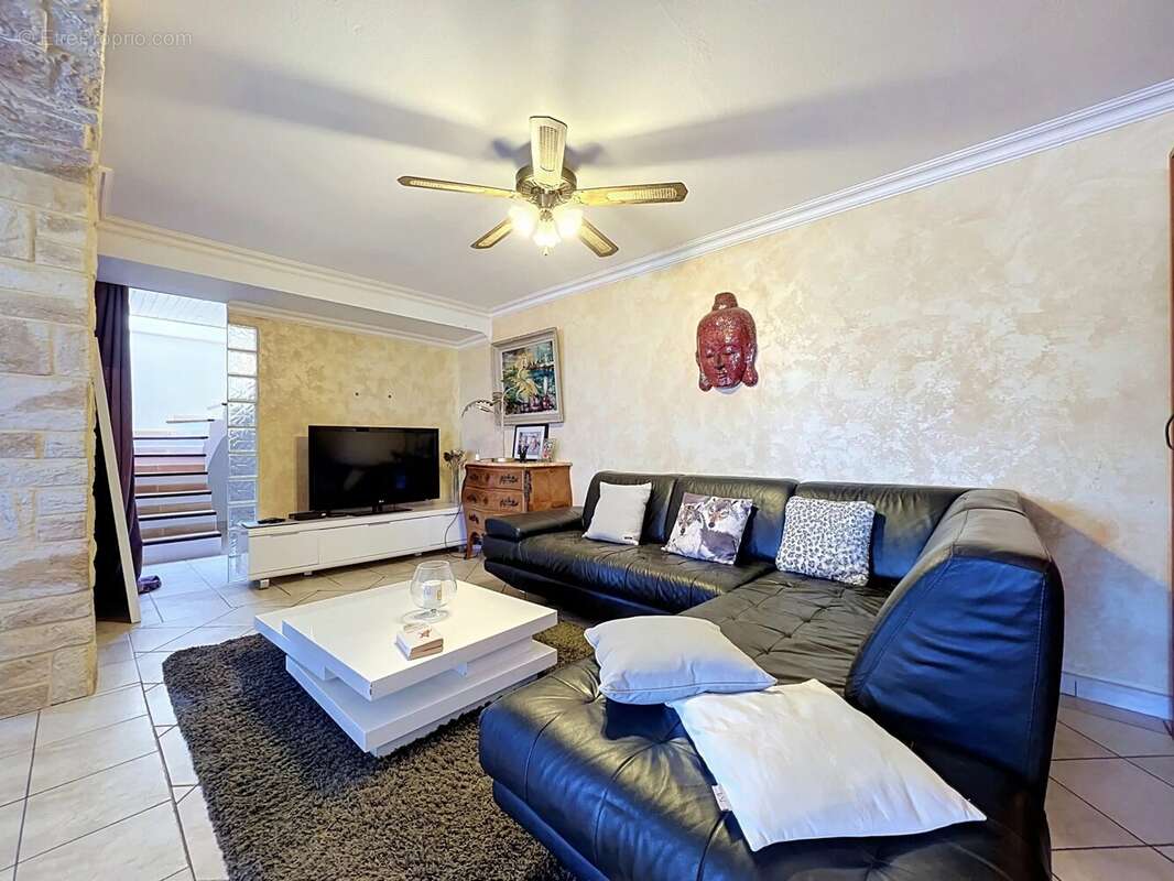 Appartement à VALLAURIS