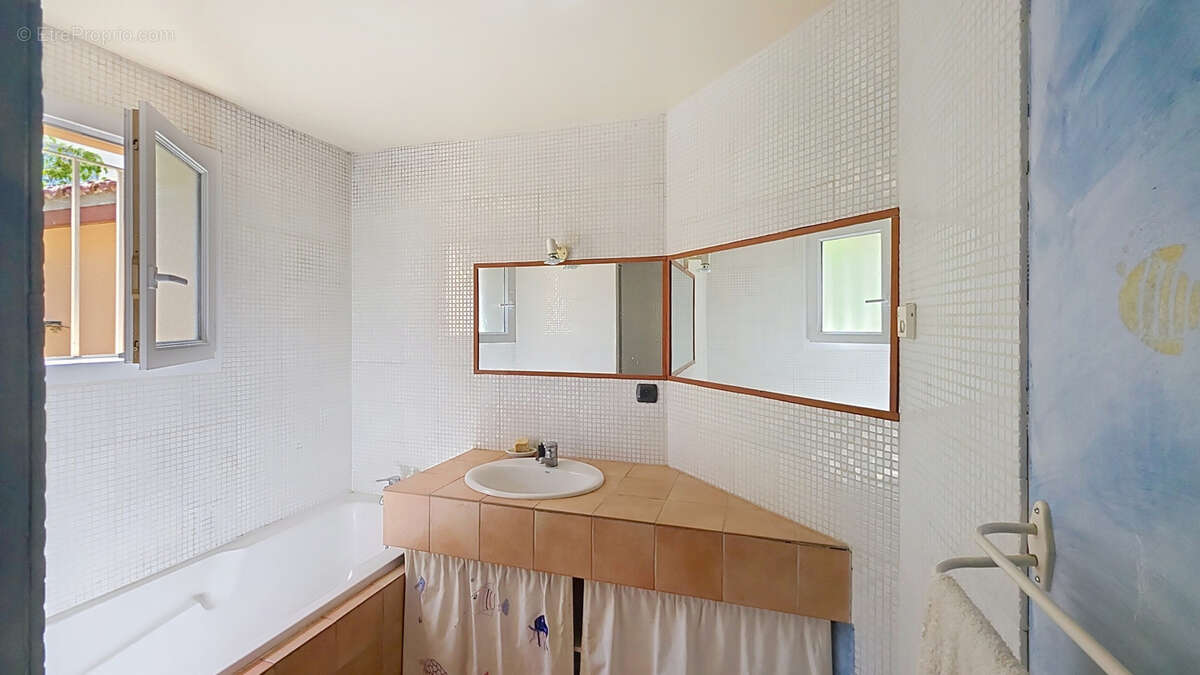 MIREFLEURS - Pavillon 124 m2 avec garage sur 773 m2 de terrain - photo 12