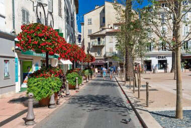 Vieil antibes superbe fond de commerce de 130 m2 - photo 2