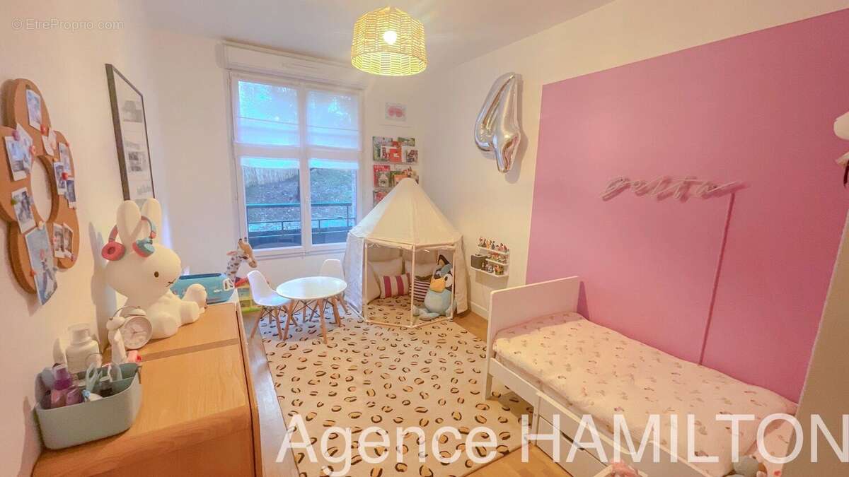 Garches mairie, beau T4 occupé avec parking, terrasse et jardin - photo 6