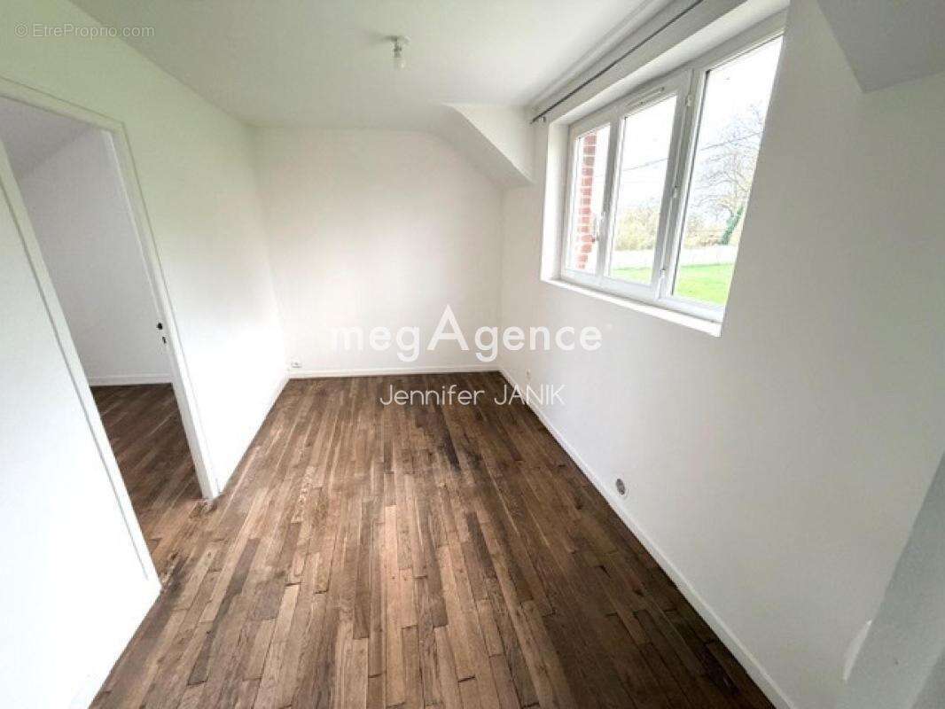 Maison à MAIGNELAY-MONTIGNY