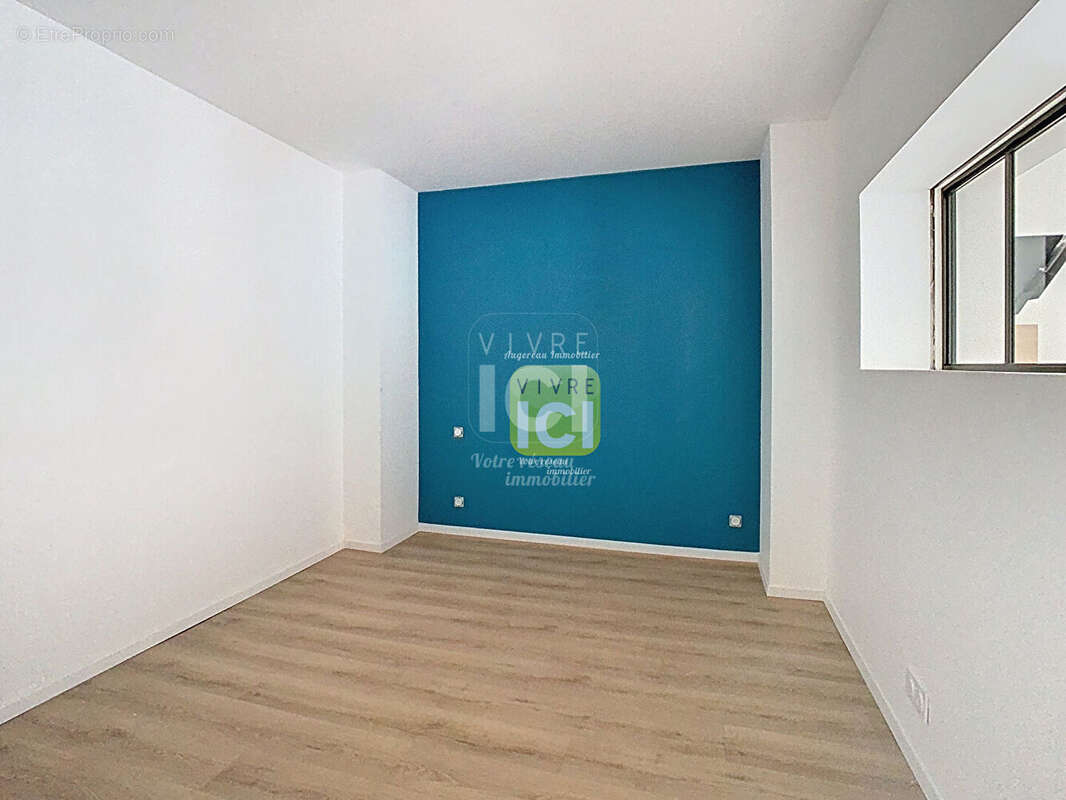 Appartement à SAINT-MACAIRE-EN-MAUGES