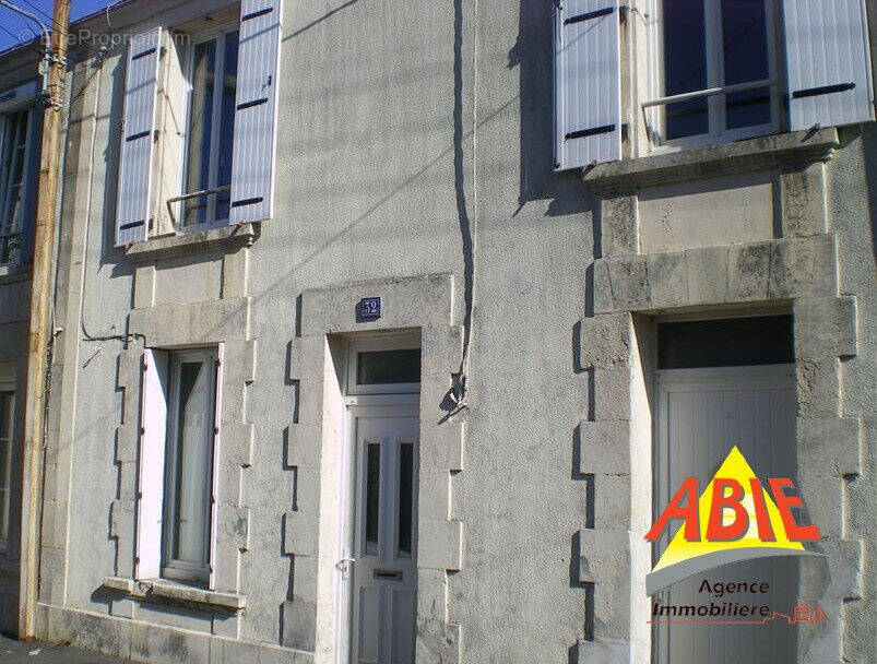 Photo 1 - Maison à FONTENAY-LE-COMTE