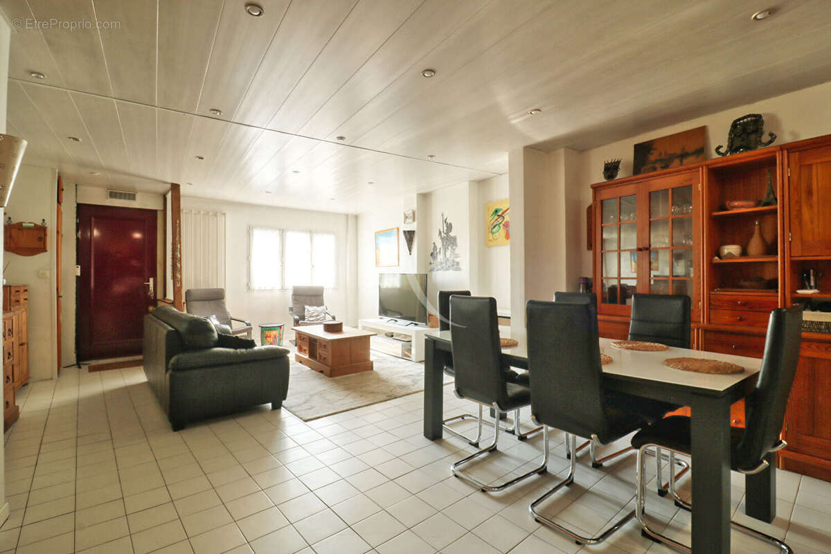 Local commercial mixte - 117 m2  + Hangar 57m² - Jardin - photo 3