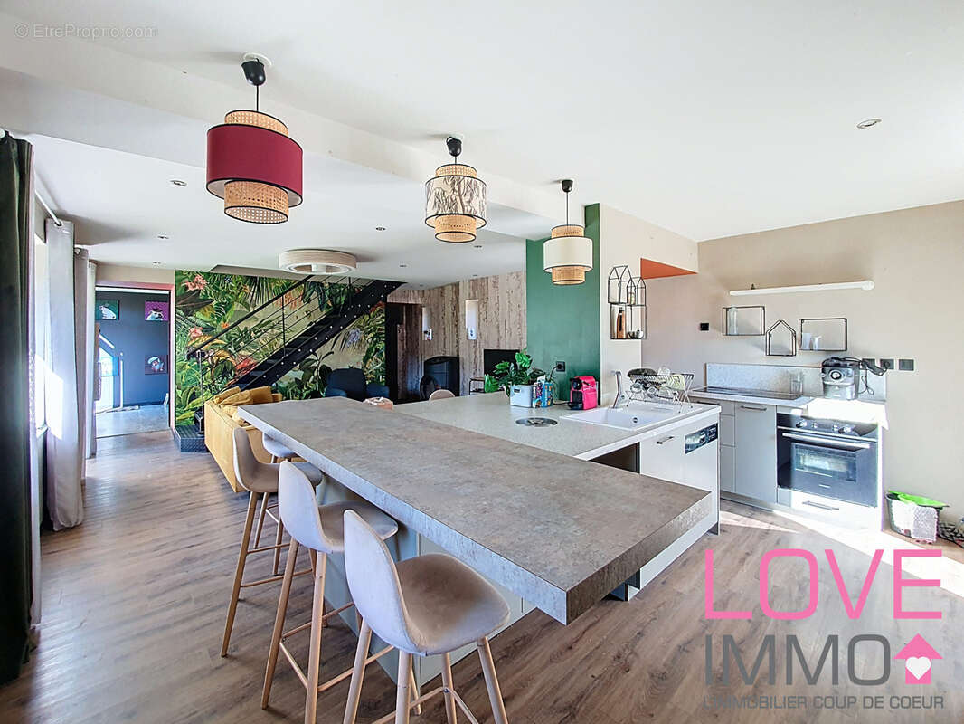 Maison à LA TOUR-DU-PIN