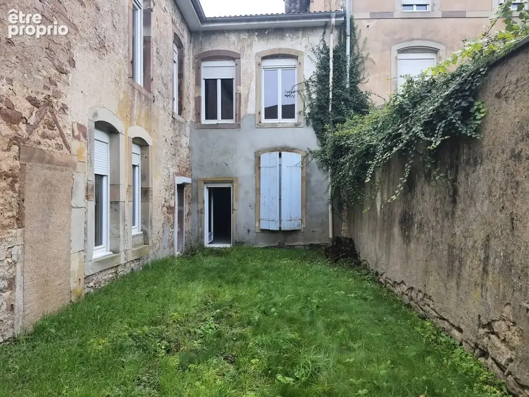 Dpt Vosges (88), à vendre RAMBERVILLERS immeuble T15 de 280 m2 à rénover en 5 ou 6 appartements avec cour - photo 3