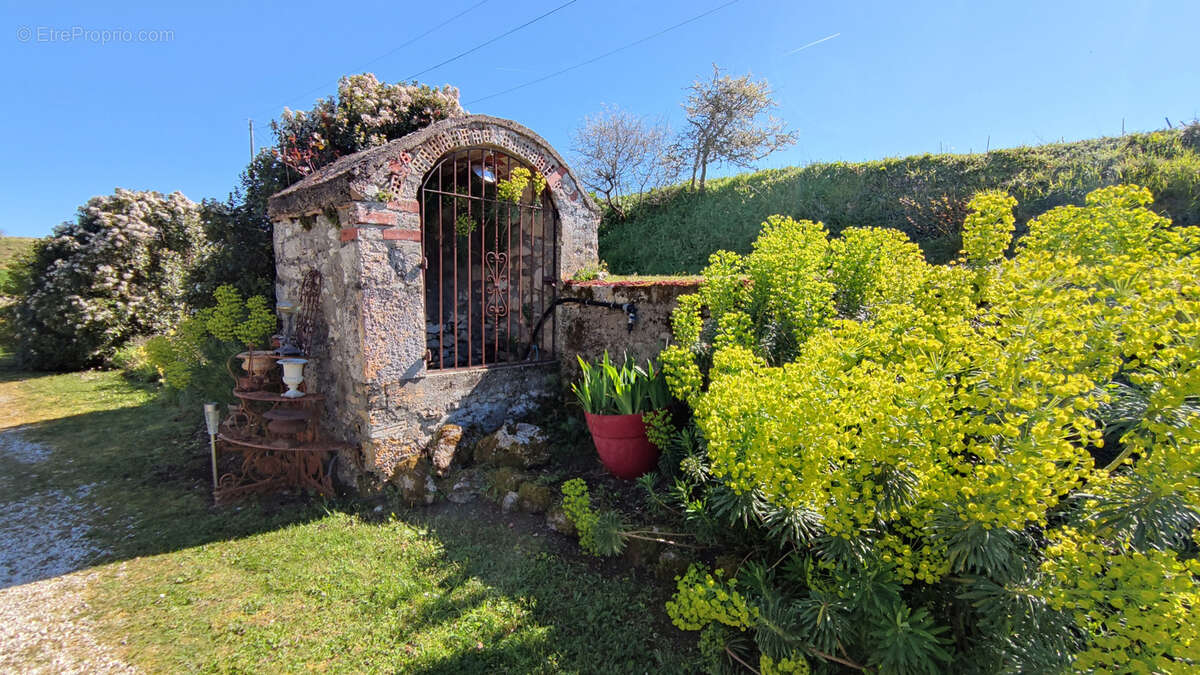 Maison à BRASSAC