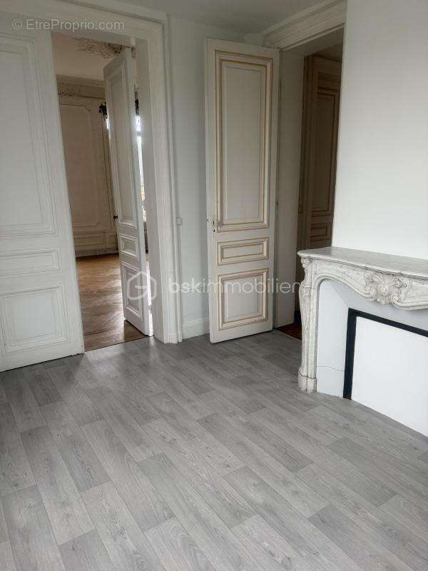 Un investissement immobilier qui a du caractère ? C'est à Saint-Aubin-lès-Elbeuf 76410 ! - photo 3