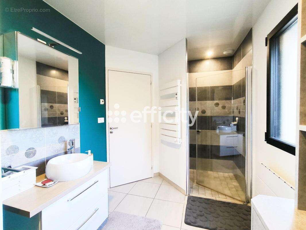 Maison à VILLEDIEU-LES-POELES