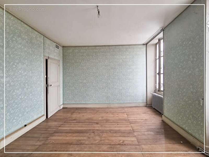 Maison à vendre 8 pièces +  grange PREVERANGES (18) - photo 7