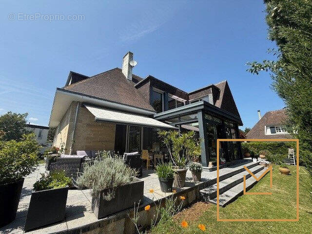 Maison à HEROUVILLE-SAINT-CLAIR