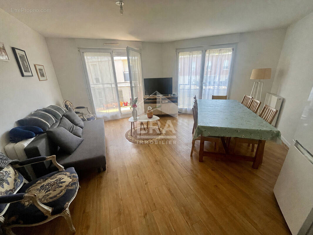 Appartement à FONTENAY-LE-FLEURY