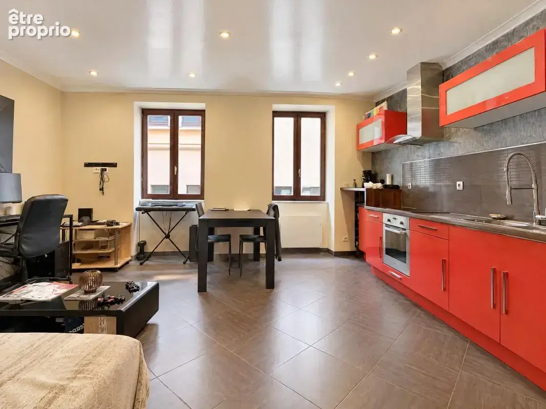 Appartement - 1 Chambre - Buanderie - Garage double - Au cœur de la ville - Proche toutes commodités - photo 3