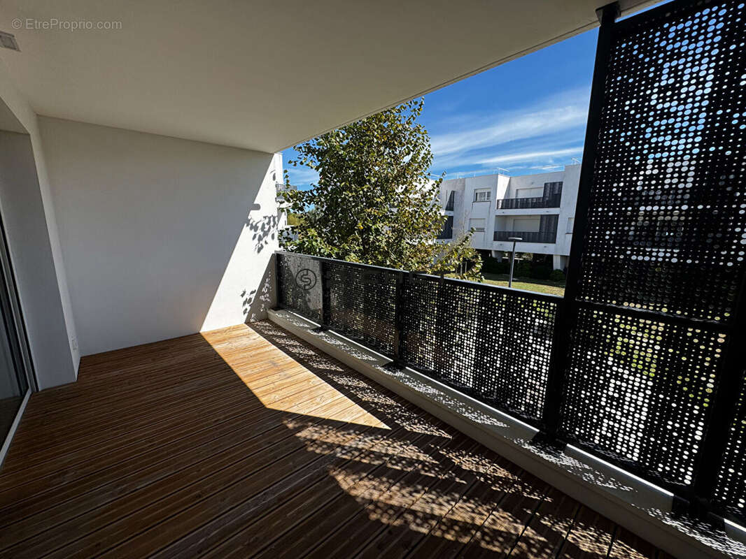 Appartement à VILLENAVE-D&#039;ORNON