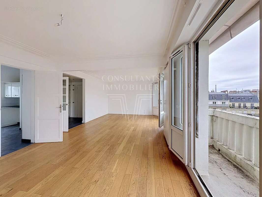 Appartement à PARIS-16E