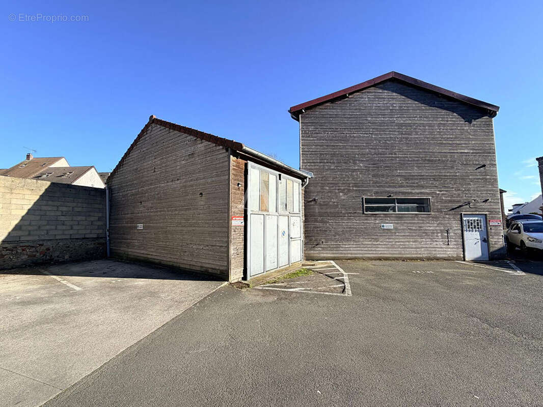 Commerce à CHEVRY-COSSIGNY