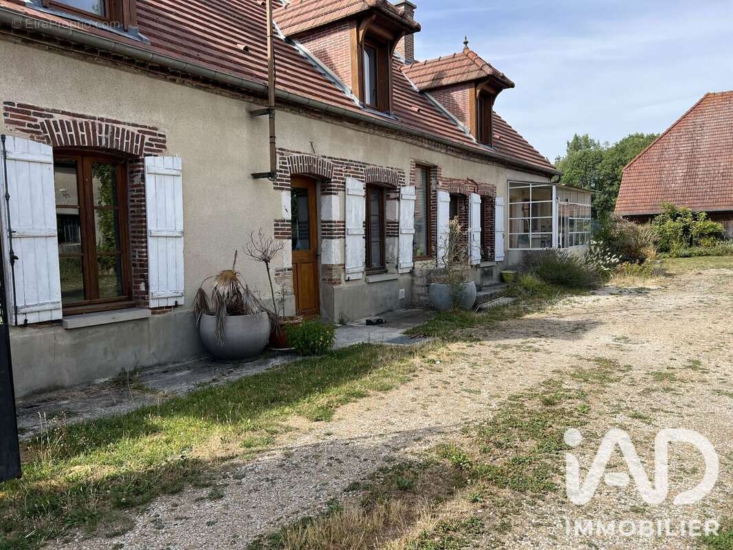Maison 149 m² à Chatres  - photo 2