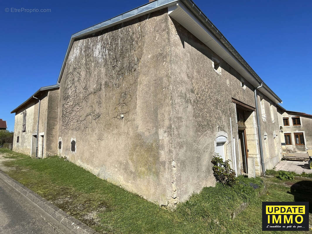 Maison à ROUVRES-LA-CHETIVE