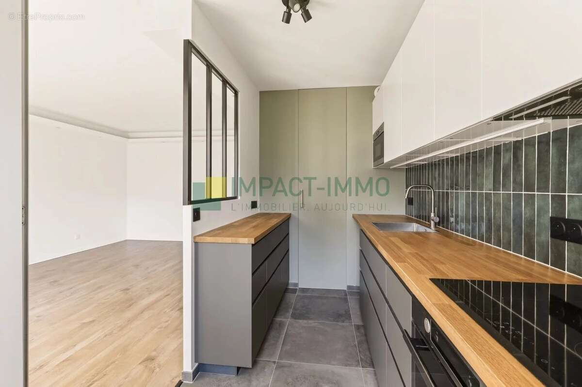 A vendre 3 pieces balcons cave (parking en sus.) en parfait etat - photo 5