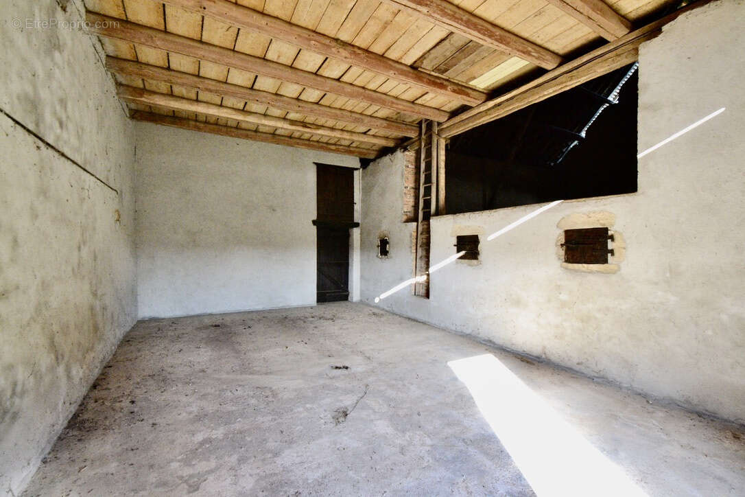 Maison à SAINT-CHRISTOPHE-EN-BRIONNAIS