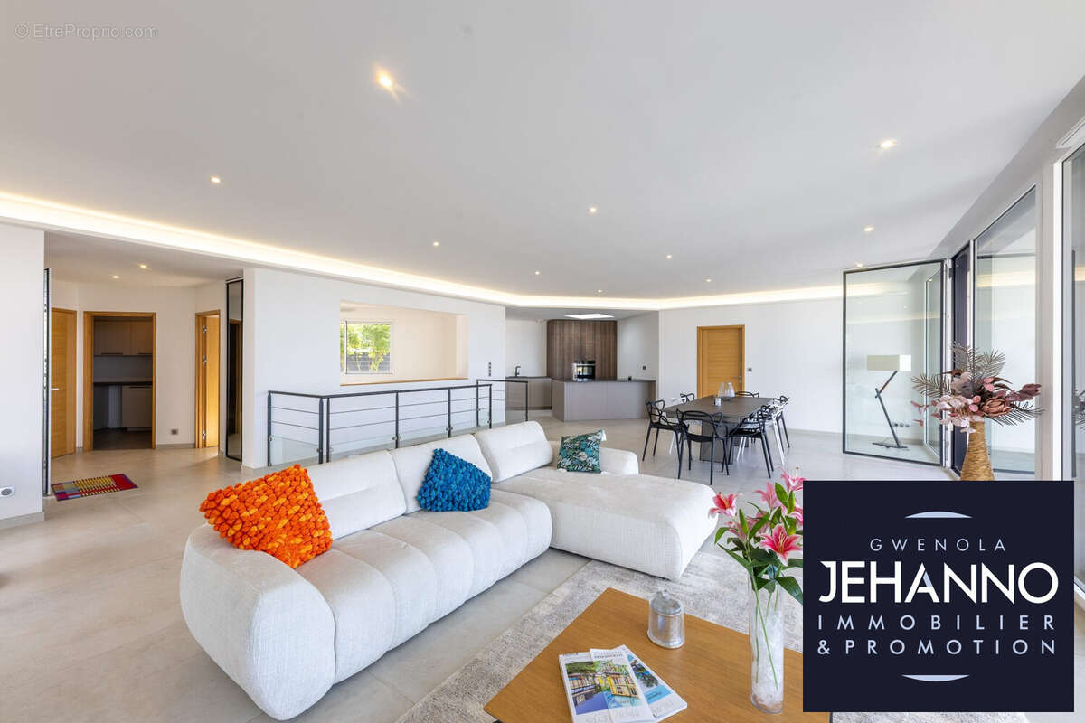 Maison 263 m² à Guidel  - photo 4