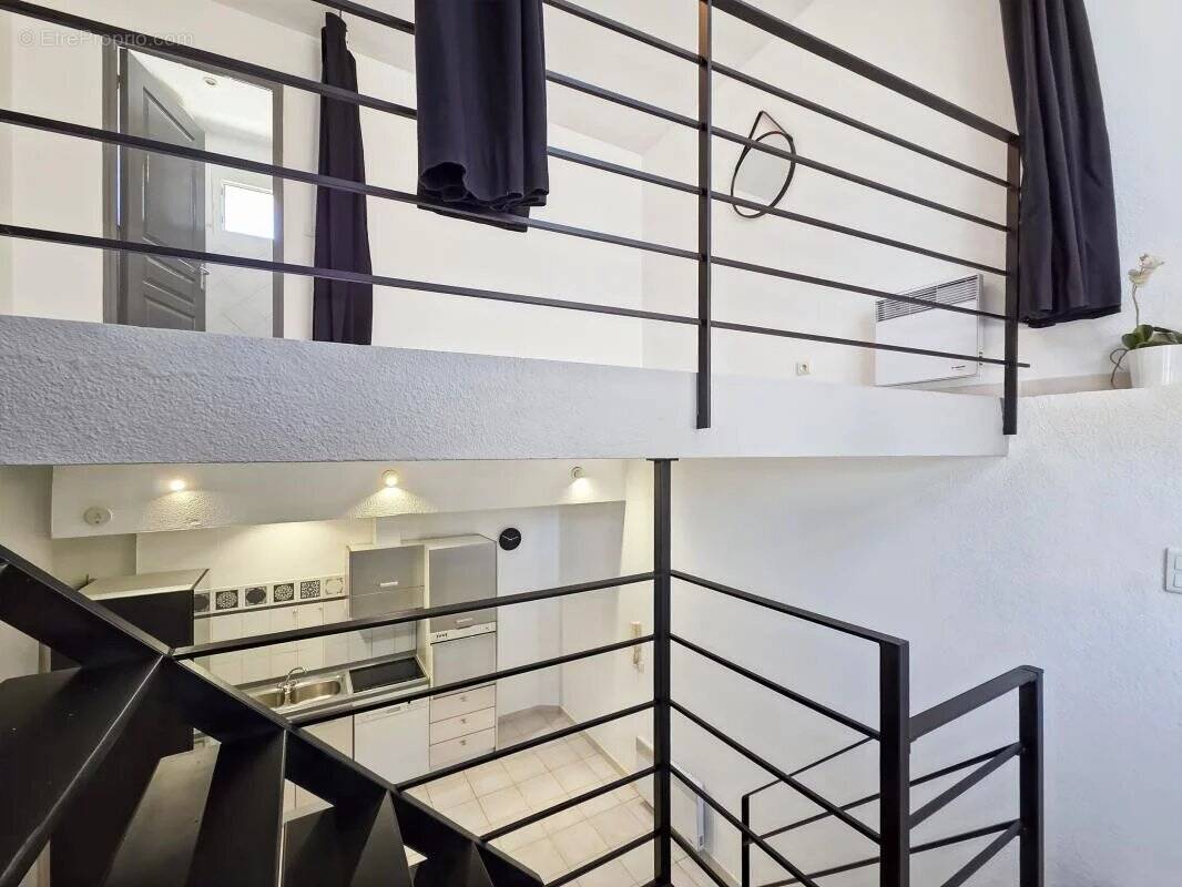 Appartement à VILLENEUVE-LES-AVIGNON