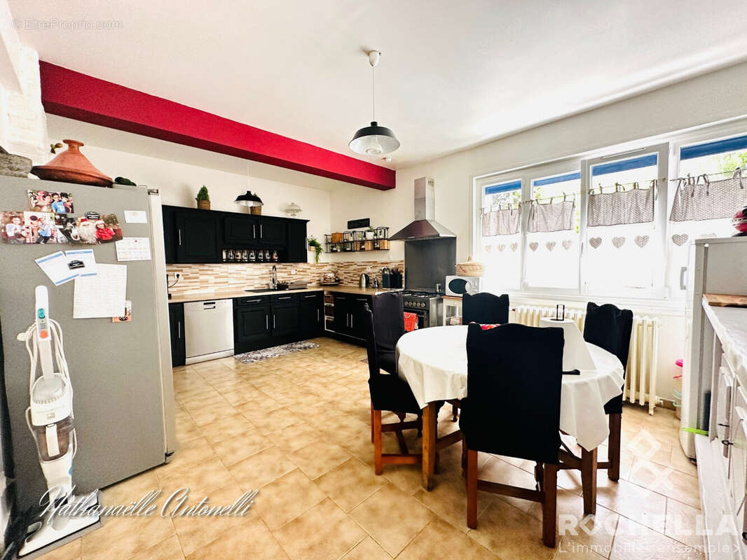 Maison à SAINT-JEAN-D'ANGELY