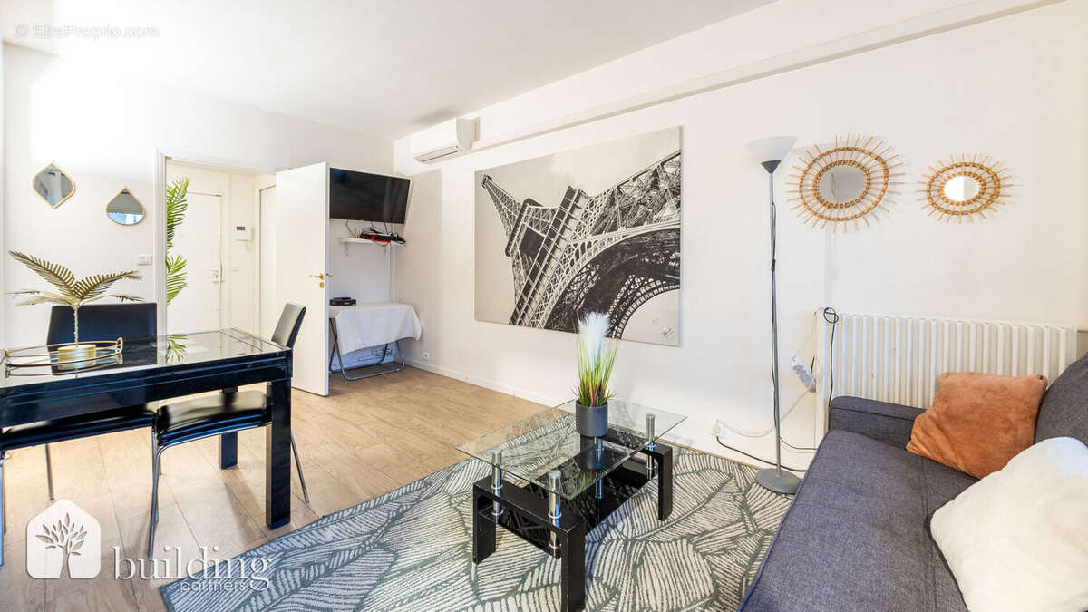 Appartement à PARIS-8E