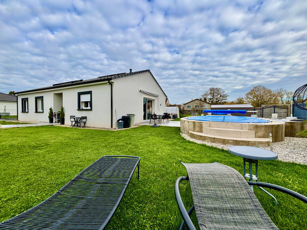 Maison à VENDENESSE-SUR-ARROUX