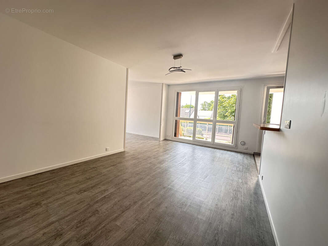 Appartement F4 lumineux   Résidence 'LE BOIS DE VAIRES'   Centre-ville - photo 6