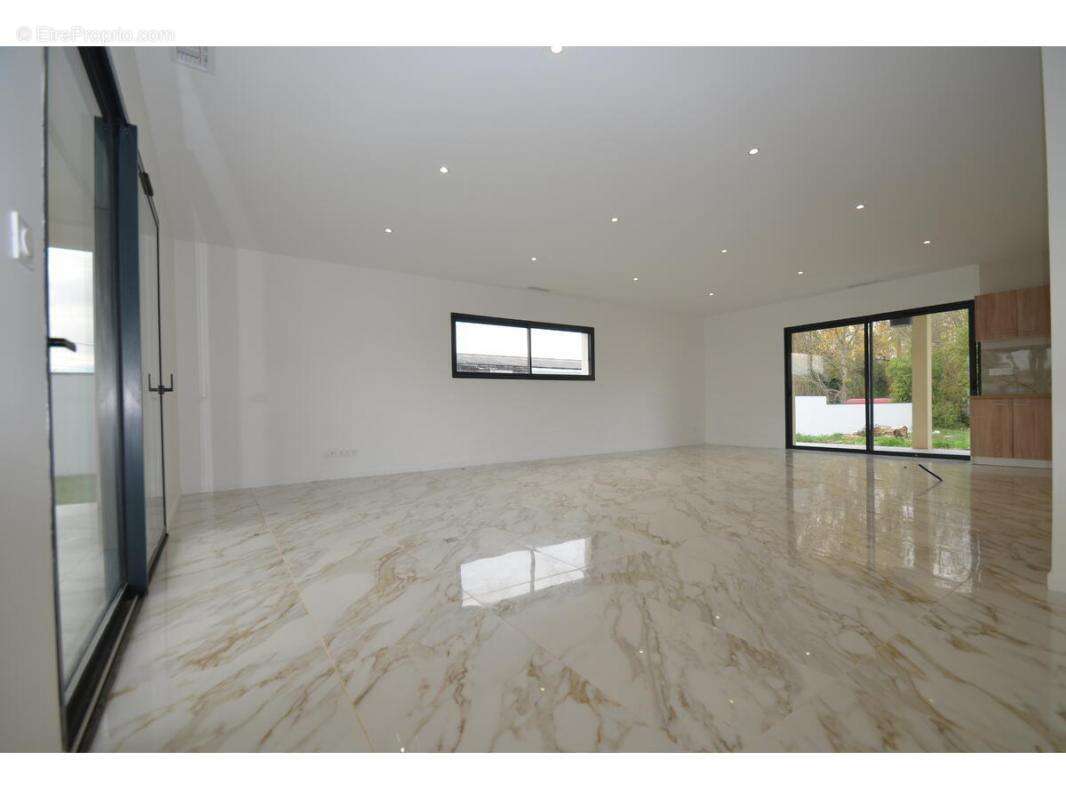 Maison à SAINT-SEURIN-SUR-L&#039;ISLE