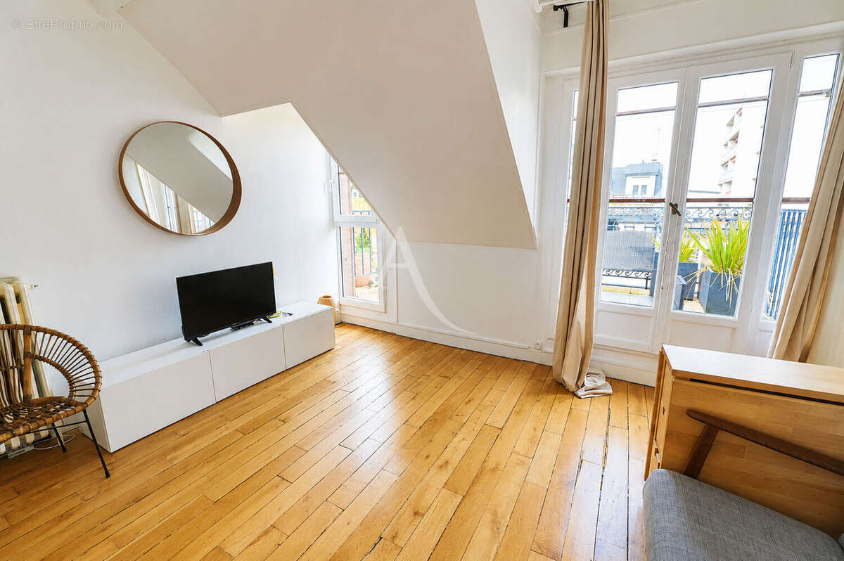 Appartement à PARIS-15E